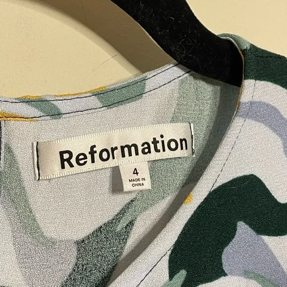 Reformation Frasier Dress in Lyra Print - Picture 7 of 9